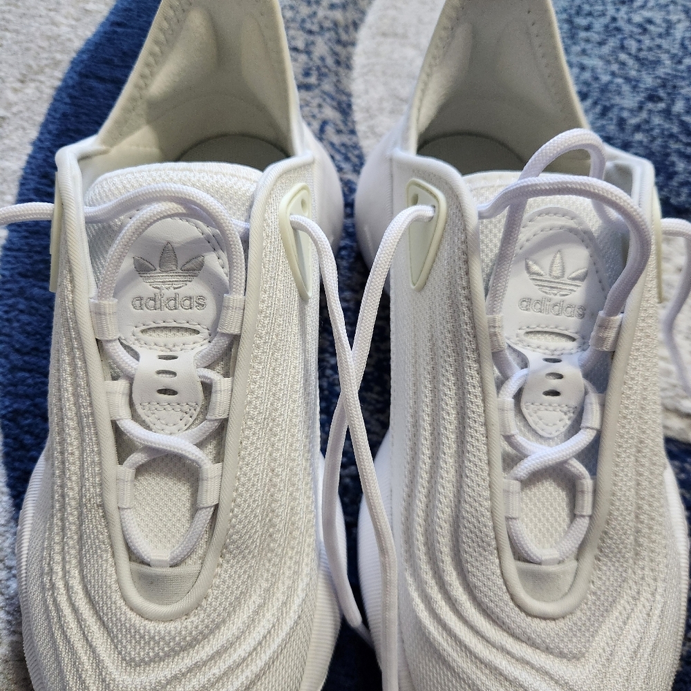 Adidas - Picture 5 of 6